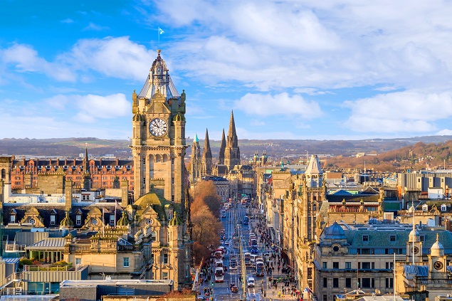 Photo of Edinburgh castle and old town